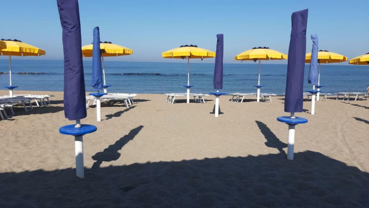 B&B Fiumicino Airport Resort المظهر الخارجي الصورة